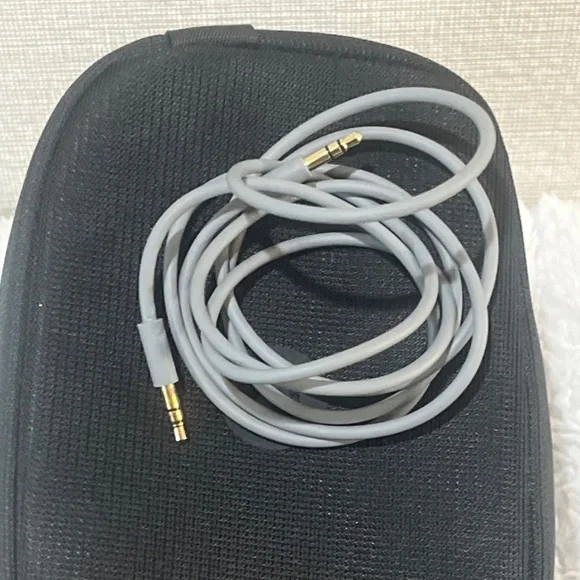 Beats by Dr. Dre Beats Studio Pro Wireless Noise Cancelling Black - Picture 5 of 7